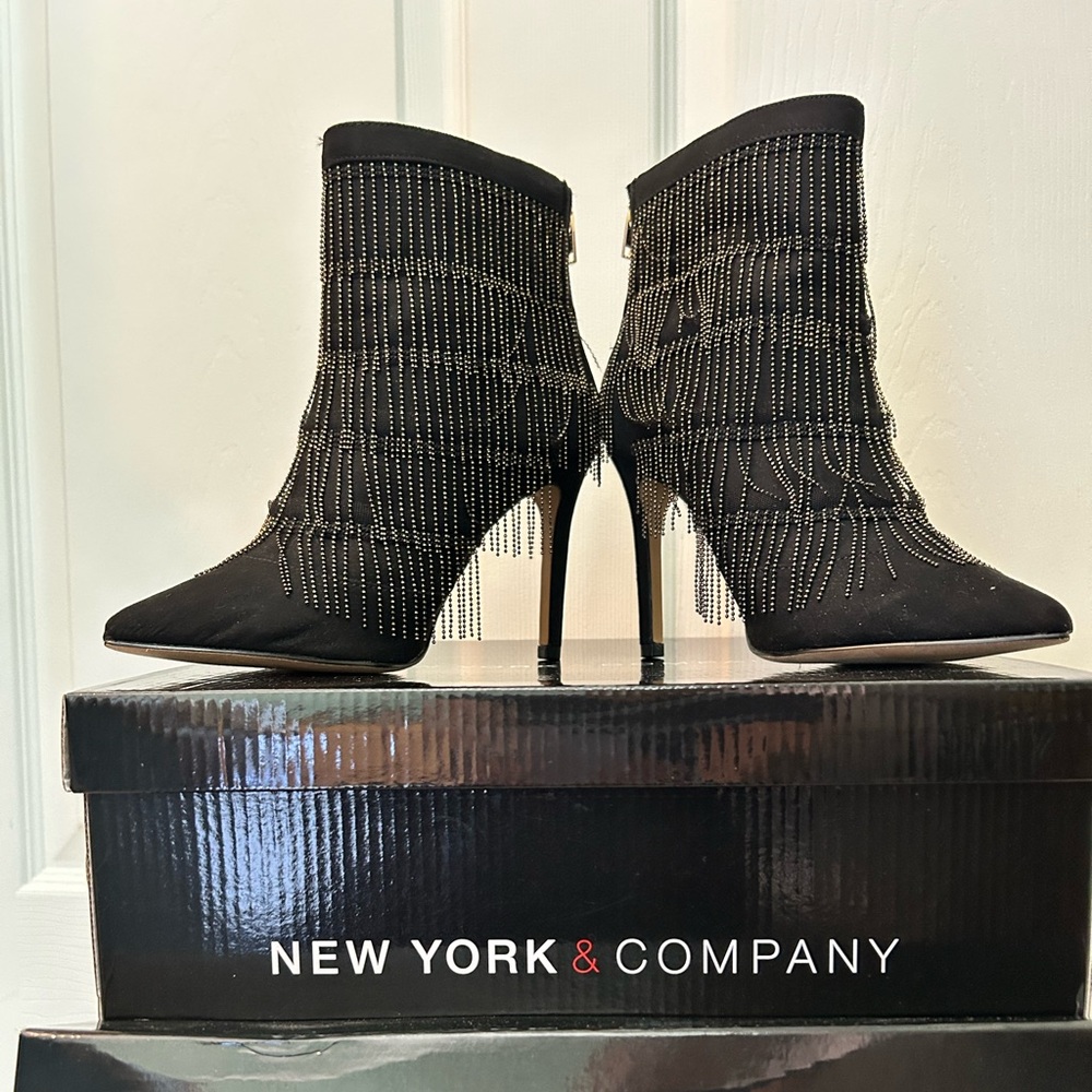 New York & Company Black Pleated Heeled Boots